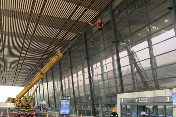 小板镇玻璃幕墙维护和保养